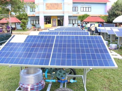 28 พฤศจิกายน 2565 รับมอบรถเข็นพลังงานแสงอาทิตย์