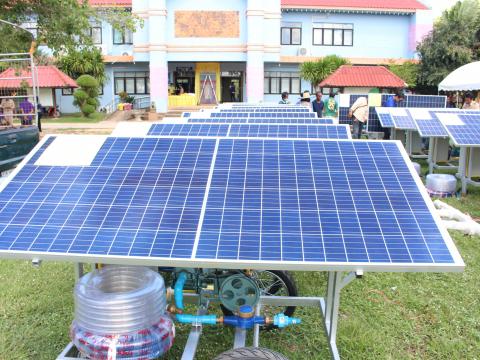 28 พฤศจิกายน 2565 รับมอบรถเข็นพลังงานแสงอาทิตย์