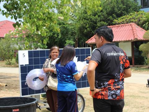 28 เมษายน 2566 ส่งมอบรถเข็นพลังงานแสงอาทิตย์