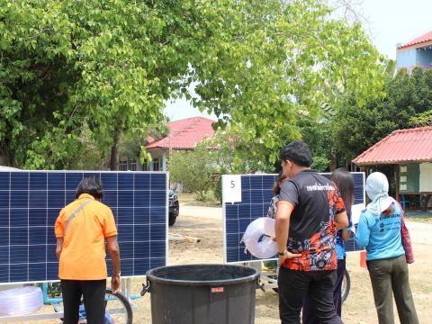 28 เมษายน 2566 ส่งมอบรถเข็นพลังงานแสงอาทิตย์