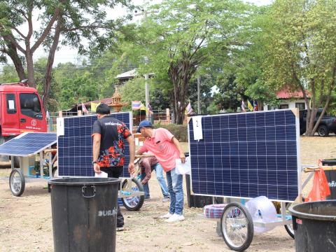 28 เมษายน 2566 ส่งมอบรถเข็นพลังงานแสงอาทิตย์