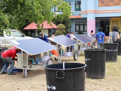 28 เมษายน 2566 ส่งมอบรถเข็นพลังงานแสงอาทิตย์