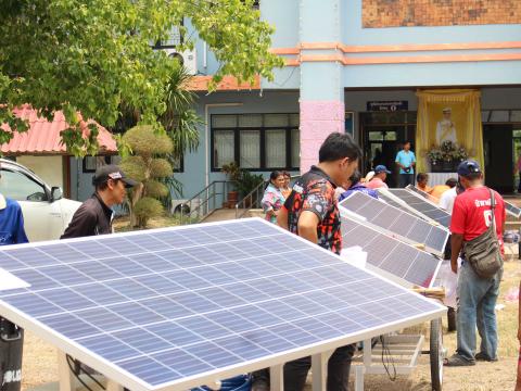 28 เมษายน 2566 ส่งมอบรถเข็นพลังงานแสงอาทิตย์