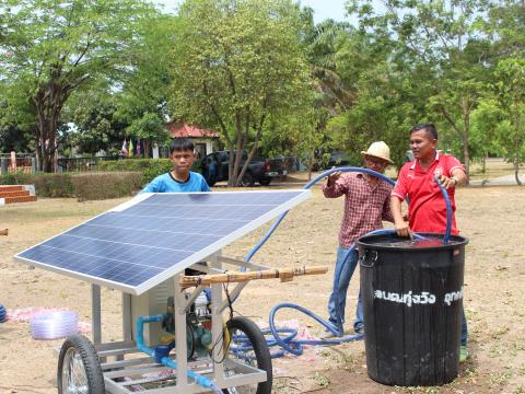 28 เมษายน 2566 ส่งมอบรถเข็นพลังงานแสงอาทิตย์